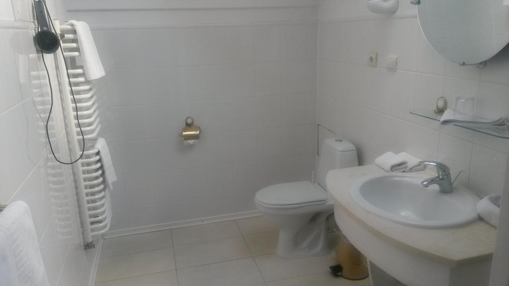 Marlen Hotel Rivne Ngoại thất bức ảnh