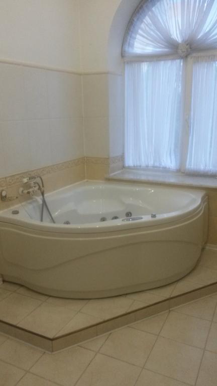 Marlen Hotel Rivne Phòng bức ảnh